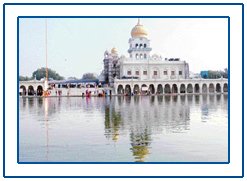 Gurudwara Bangla Sahib,Gurudwara Bangla Sahib Tour,Sikh Pilgrimages in India,Sikh Pilgrimages Travel India